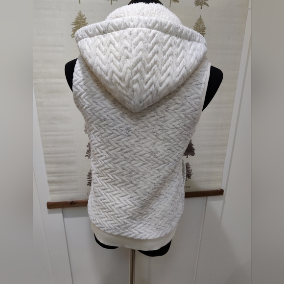 Merona Quilted Faux Fur Lined Vest - XS - Picture 2 of 10